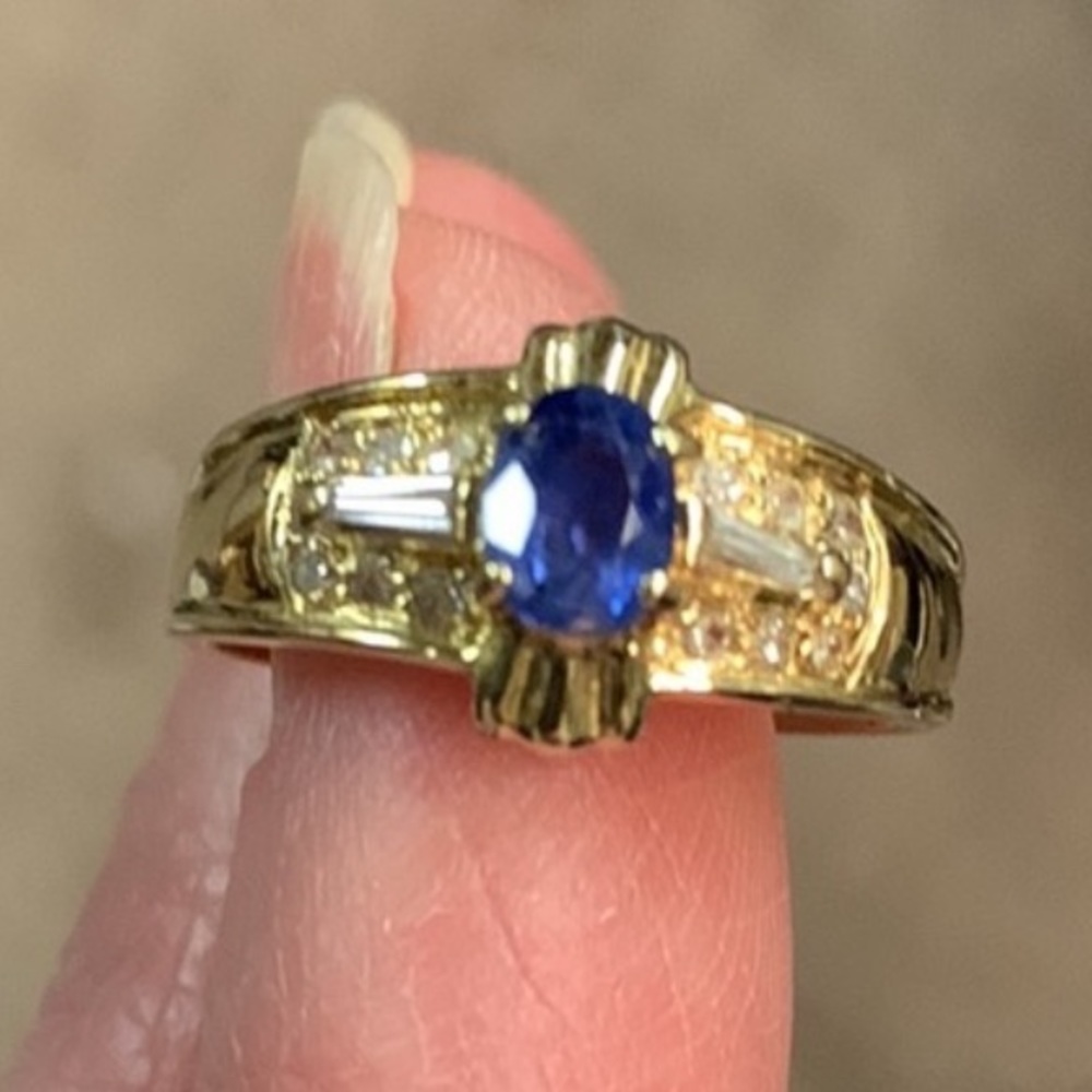 Gorgeous 14K Solid Gold Ceylon Sapphire with Diamonds.